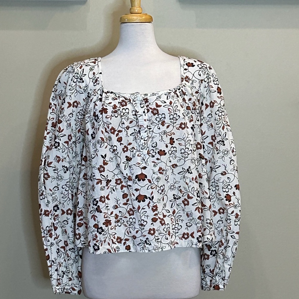 a.n.a | NWT Size Medium Floral Blouse - White and Brown